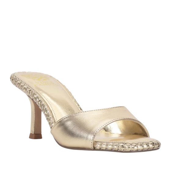 Emmla in Gold
